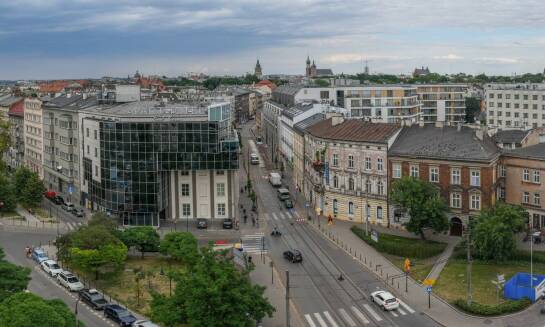 Wynajem samochodów we Wrocławiu: jakie pojazdy oferujemy na długie trasy?