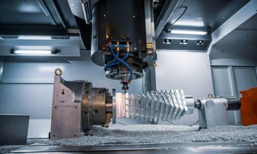 Tokarka CNC a jakość produktów: jak wpływa na finalny produkt?