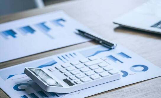 Kluczowe elementy skutecznej obsługi kadrowo-płacowej w firmach