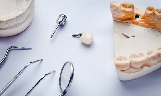 Co zrobić, gdy proteza przestaje być wygodna w noszeniu?