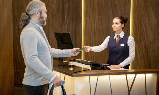 Jakie są opcje płatności za noclegi pracownicze w Raciborzu?