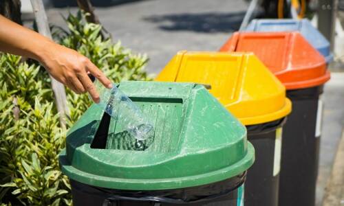 Porównanie funkcjonalności muld mini z innymi typami kontenerów bramowych