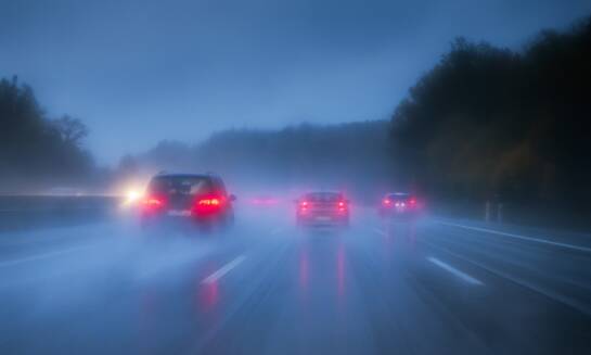 Jakie wyzwania stawia przed kursantami nauka jazdy w różnych warunkach drogowych?