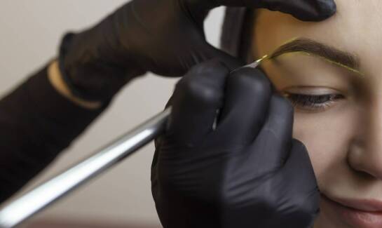 Wpływ nowoczesnych technik na trwałość makijażu permanentnego