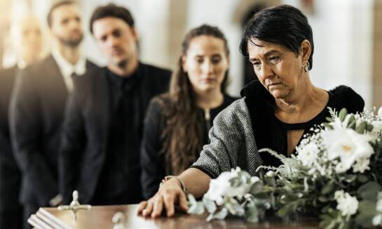 Jakie są najważniejsze elementy ceremonii pogrzebowej?