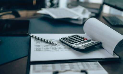 Kredyt na dom – jakie są różnice między stałą a zmienną stopą procentową?