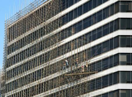 Kiedy musi być inspektor nadzoru na budowie?