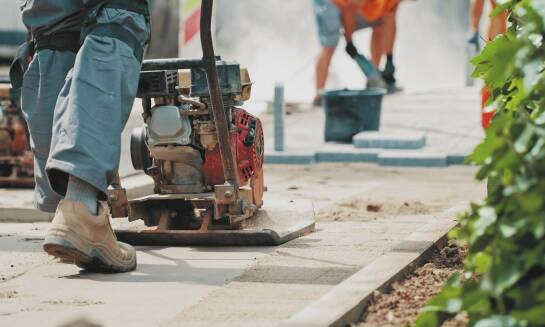 Jak wybrać odpowiednią galanterię betonową do swojego projektu?