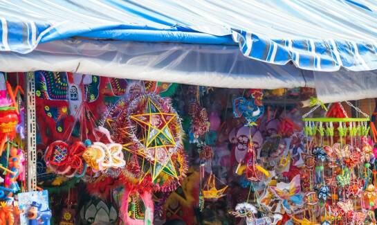 Jak pawilony handlowe z płyty warstwowej mogą wspierać promocję marki?