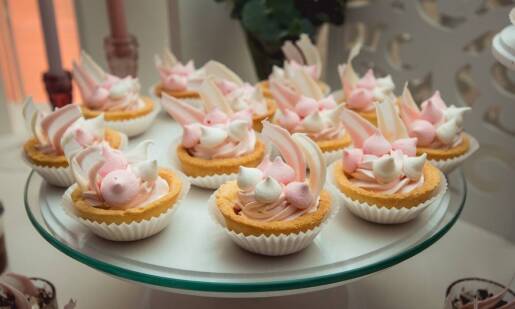 Jakie motywy są najczęściej wybierane w ozdobach na tort baby shower?