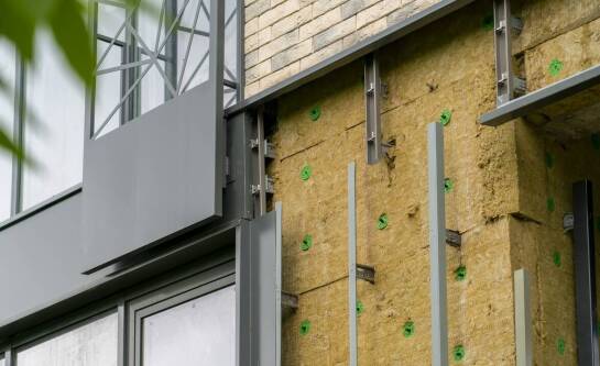 Jak obliczyć zapotrzebowanie na moc cieplną budynku w kilowatach?