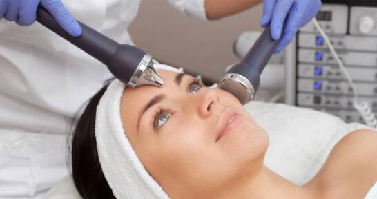 Czy laser frakcyjny może być stosowany na każdym typie skóry?