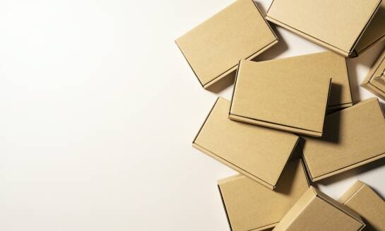 Korzyści z zamawiania opakowań na wymiar od producentów kartonów szczecin
