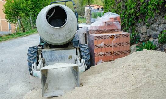 Poradnik: Beton w workach dla początkujących inwestorów