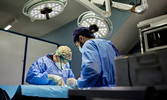 Chirurgia stomatologiczna a protetyka – kiedy te dziedziny się łączą?