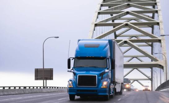 Ubezpieczenie przewoźników OCP: jakie korzyści niesie dla firm transportowych?