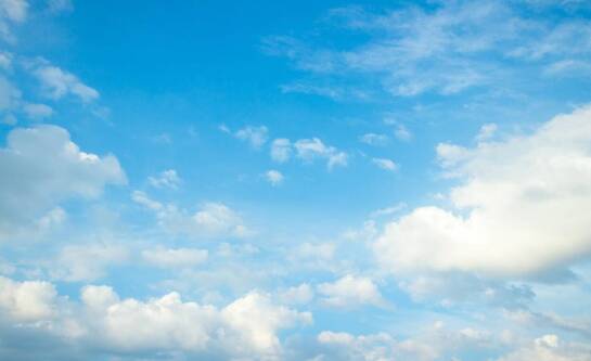 Jakie ubrania są odpowiednie na skok ze spadochronem?