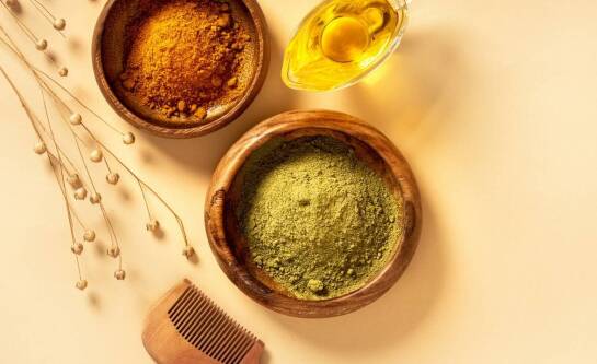 Farba do włosów z orzecha włoskiego – jakie składniki wpływają na trwałość koloru?