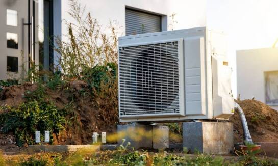 Jak ekologia wpływa na wybór systemów grzewczych i chłodzących?