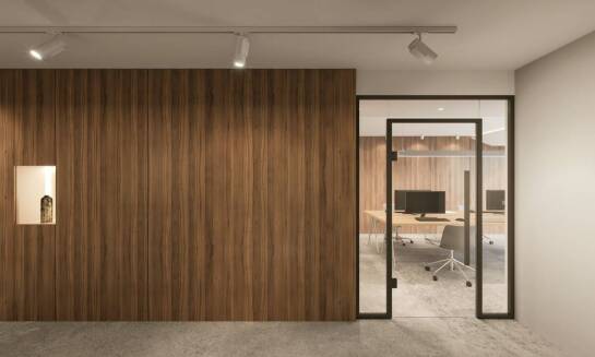 Akustyczne ściany szklane – komfort pracy w biurze