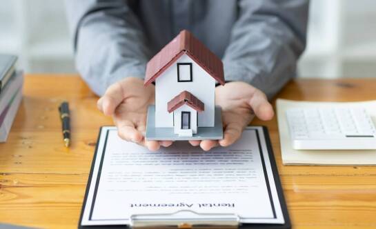 Jakie będą miesięczne raty przy kredycie na 50000 zł?