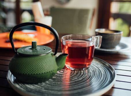 Jak podawać herbatę w restauracji, by zachwycić gości?