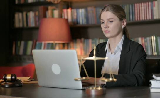 Wsparcie prawne w sprawach rozwodowych: Co oferują kancelarie adwokackie?