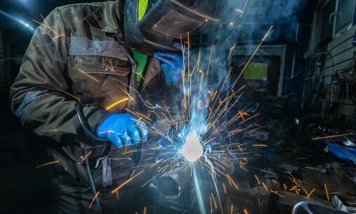 Bezpieczeństwo podczas spawania aluminium: kluczowe zasady