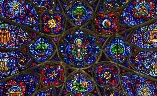 Jaki styl architektoniczny reprezentuje katedra Notre Dame?