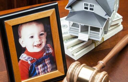 Prawo rodzinne: jak adwokaci z Kutna pomagają w sprawach o ustalenie ojcostwa?