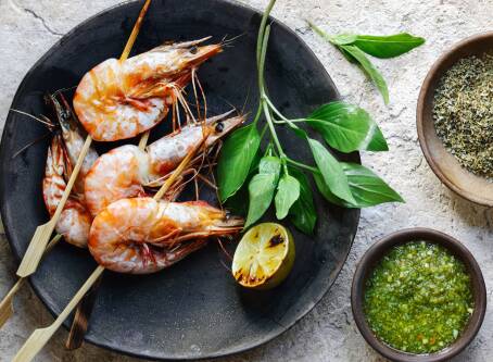 Jak jeść krewetki w restauracji, w tym tygrysie – bez stresu i z klasą