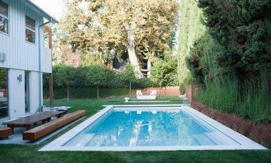 Kluczowe aspekty budowy basenów ogrodowych – od projektu do realizacji