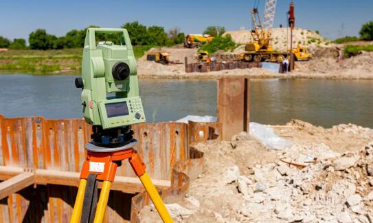 Usługi geodezyjno-kartograficzne: co oferuje geodeta Strachówka?