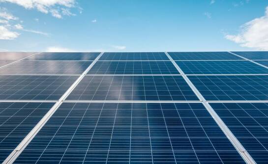 Fotowoltaika jako ekologiczne źródło energii - zalety dla środowiska i użytkownika