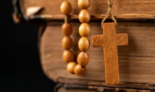 Jak sklep liturgiczny wpływa na promocję kultury religijnej?