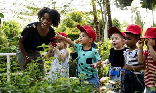 Jakie korzyści przynoszą dzieciom obozy związane z grami?