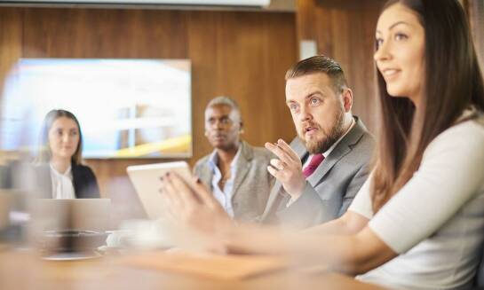 Obsługa prawna transakcji międzynarodowych – jakie wsparcie oferuje adwokat?