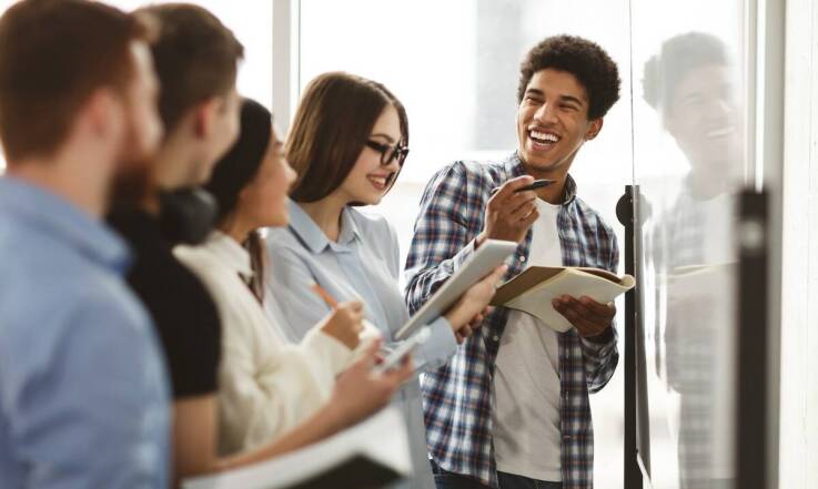 Jakie umiejętności można rozwijać na lekcjach grupowych języka francuskiego?