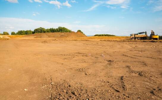 Jak piasek wpływa na jakość zagęszczenia gruntu?