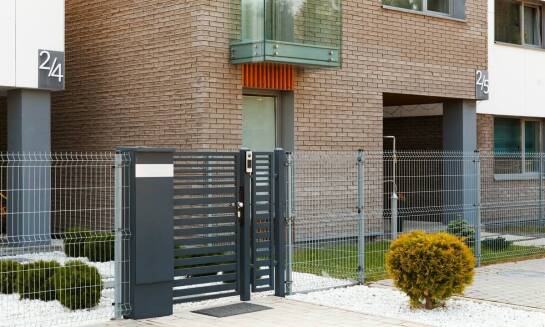 Jak brama z paneli może podnieść estetykę Twojej posesji?