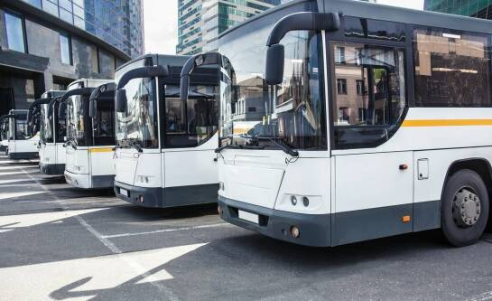 Jak wynajem busa dostawczego może wpłynąć na efektywność działań logistycznych w Wrocławiu?