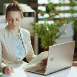 Jakie są korzyści z wyboru doświadczonego notariusza przy sprzedaży nieruchomości?