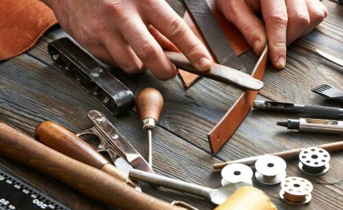 Czy renowacja skóry może poprawić estetykę i funkcjonalność Twoich mebli?