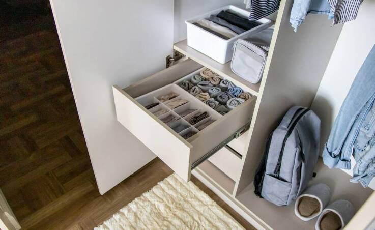 Komoda glamour jako element stylu w salonie i sypialni