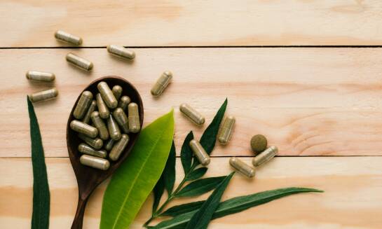 Jak suszone zioła wpływają na zdrowie jamy ustnej i gardła?