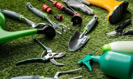 Noże do kosiarek: jak dbać o ich konserwację i przechowywanie