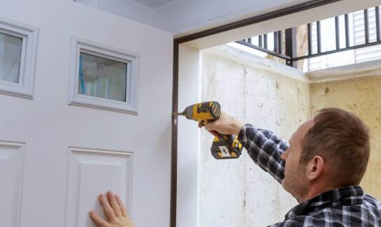 Drzwi drewniane jako klasyczny wybór dla domu