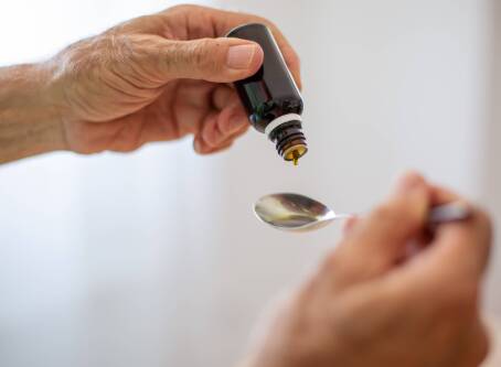 Jaki olejek do inhalacji na katar u dorosłego i u dziecka sprawdzi się najlepiej?