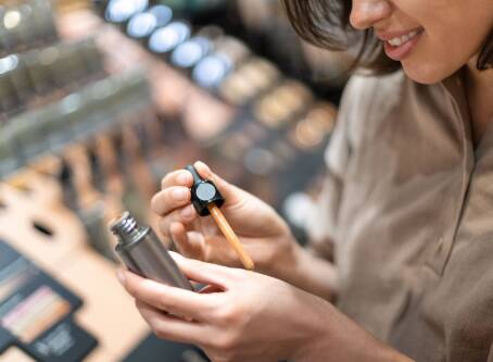 Co jest potrzebne do makijażu twarzy, aby stworzyć idealny look?