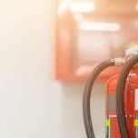 Akcesoria ratunkowe w biurowcach – bezpieczeństwo przede wszystkim